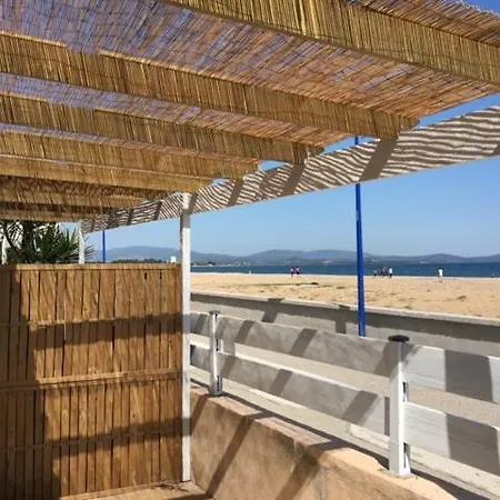 Logement Dans Maison, Face A La Mer شقة *