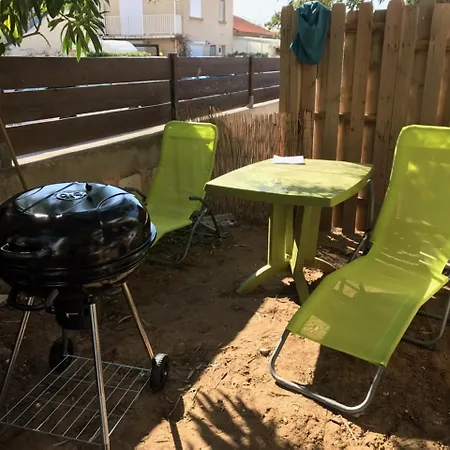 شقة Logement Dans Maison, Face A La Mer *