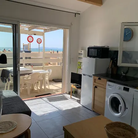 Logement Dans Maison, Face A La Mer شقة